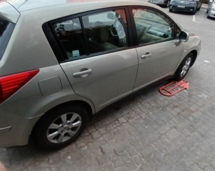 Бежевый Ниссан Тиида, объемом двигателя 1.6 л и пробегом 100 тыс. км за 5700 $, фото 4 на Automoto.ua