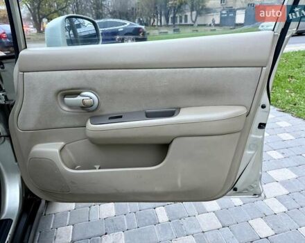 Бежевый Ниссан Тиида, объемом двигателя 1.6 л и пробегом 167 тыс. км за 4999 $, фото 36 на Automoto.ua