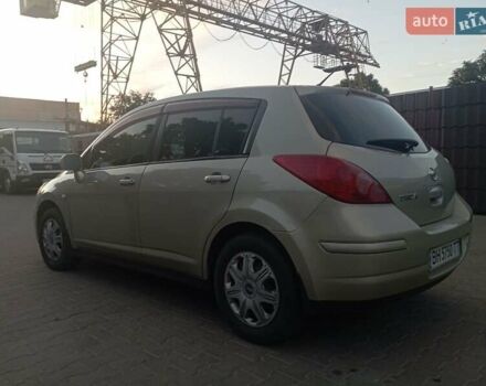 Бежевый Ниссан Тиида, объемом двигателя 1.6 л и пробегом 316 тыс. км за 4300 $, фото 2 на Automoto.ua