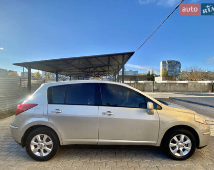 Бежевый Ниссан Тиида, объемом двигателя 1.6 л и пробегом 187 тыс. км за 6400 $, фото 4 на Automoto.ua