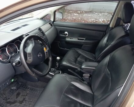 Бежевый Ниссан Тиида, объемом двигателя 1.8 л и пробегом 252 тыс. км за 6900 $, фото 2 на Automoto.ua