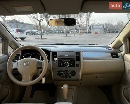 Бежевый Ниссан Тиида, объемом двигателя 1.6 л и пробегом 150 тыс. км за 6500 $, фото 13 на Automoto.ua