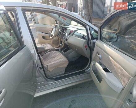 Бежевый Ниссан Тиида, объемом двигателя 1.6 л и пробегом 120 тыс. км за 6900 $, фото 12 на Automoto.ua