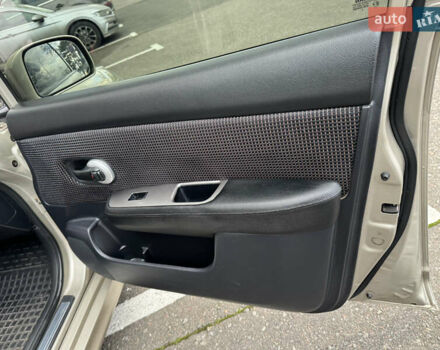 Бежевый Ниссан Тиида, объемом двигателя 1.6 л и пробегом 152 тыс. км за 6999 $, фото 25 на Automoto.ua