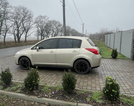Бежевий Ніссан Тііда, об'ємом двигуна 1.5 л та пробігом 57 тис. км за 6700 $, фото 3 на Automoto.ua