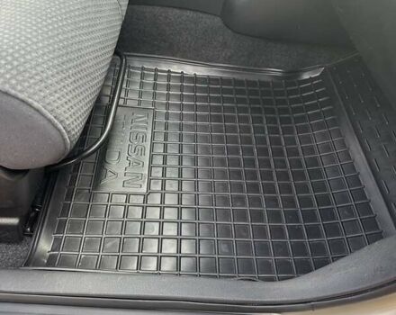 Бежевый Ниссан Тиида, объемом двигателя 1.6 л и пробегом 77 тыс. км за 7650 $, фото 31 на Automoto.ua