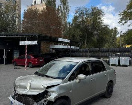 Бежевий Ніссан Тііда, об'ємом двигуна 1.6 л та пробігом 178 тис. км за 1950 $, фото 3 на Automoto.ua