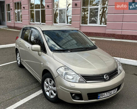 Бежевый Ниссан Тиида, объемом двигателя 1.6 л и пробегом 152 тыс. км за 6999 $, фото 2 на Automoto.ua