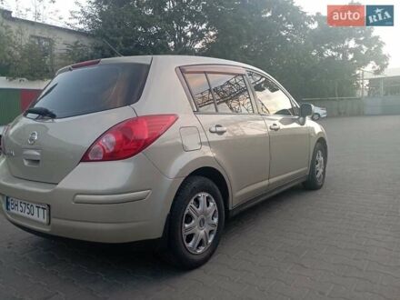 Бежевый Ниссан Тиида, объемом двигателя 1.6 л и пробегом 316 тыс. км за 4300 $, фото 1 на Automoto.ua