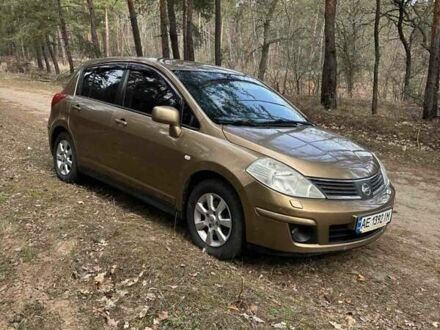 Ниссан Тиида 2008 в Новомосковске на Automoto.ua Бежевый Ниссан Тиида, объемом двигателя 1.6 л и пробегом 177 тыс. км за 6500 $, фото 1 на Automoto.ua