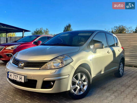 Бежевый Ниссан Тиида, объемом двигателя 1.6 л и пробегом 187 тыс. км за 6400 $, фото 1 на Automoto.ua