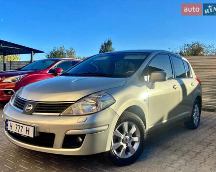 Бежевый Ниссан Тиида, объемом двигателя 1.6 л и пробегом 187 тыс. км за 6400 $, фото 1 на Automoto.ua