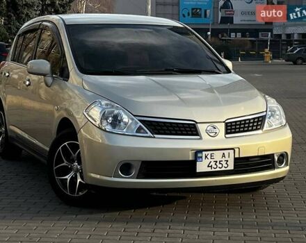 Бежевый Ниссан Тиида, объемом двигателя 1.6 л и пробегом 150 тыс. км за 6500 $, фото 1 на Automoto.ua