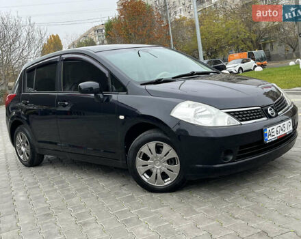 Черный Ниссан Тиида, объемом двигателя 1.6 л и пробегом 172 тыс. км за 6900 $, фото 6 на Automoto.ua