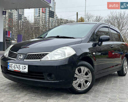 Черный Ниссан Тиида, объемом двигателя 1.6 л и пробегом 172 тыс. км за 6900 $, фото 3 на Automoto.ua
