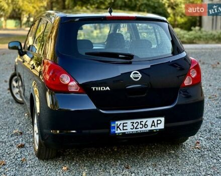 Черный Ниссан Тиида, объемом двигателя 1.6 л и пробегом 257 тыс. км за 5999 $, фото 3 на Automoto.ua
