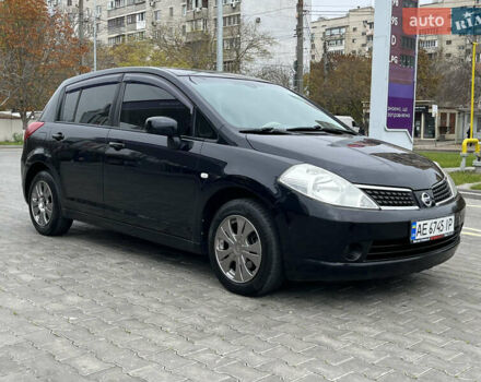 Черный Ниссан Тиида, объемом двигателя 1.6 л и пробегом 172 тыс. км за 6900 $, фото 10 на Automoto.ua