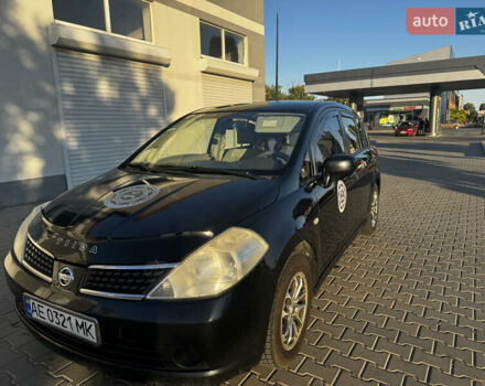 Чорний Ніссан Тііда, об'ємом двигуна 1.6 л та пробігом 179 тис. км за 5617 $, фото 3 на Automoto.ua