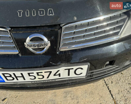 Черный Ниссан Тиида, объемом двигателя 1.6 л и пробегом 195 тыс. км за 5000 $, фото 8 на Automoto.ua