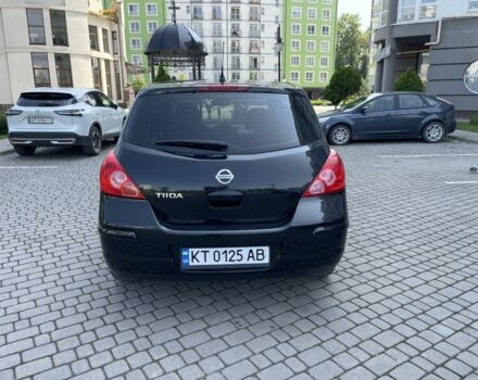 Черный Ниссан Тиида, объемом двигателя 1.8 л и пробегом 140 тыс. км за 6300 $, фото 2 на Automoto.ua