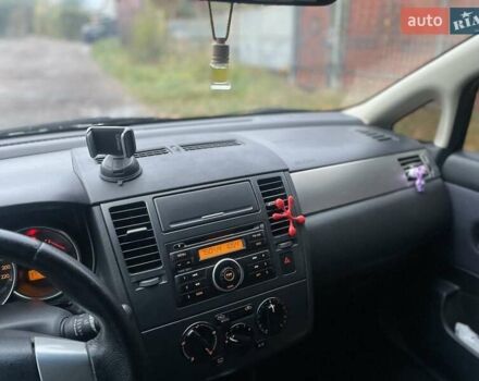 Черный Ниссан Тиида, объемом двигателя 1.6 л и пробегом 188 тыс. км за 6700 $, фото 7 на Automoto.ua