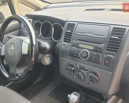 Черный Ниссан Тиида, объемом двигателя 1.6 л и пробегом 229 тыс. км за 5900 $, фото 3 на Automoto.ua