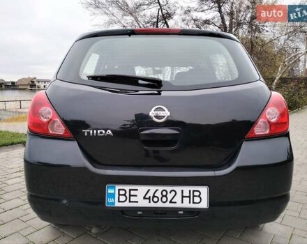 Черный Ниссан Тиида, объемом двигателя 1.6 л и пробегом 114 тыс. км за 6900 $, фото 7 на Automoto.ua