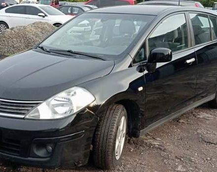 Черный Ниссан Тиида, объемом двигателя 1.6 л и пробегом 300 тыс. км за 4550 $, фото 8 на Automoto.ua