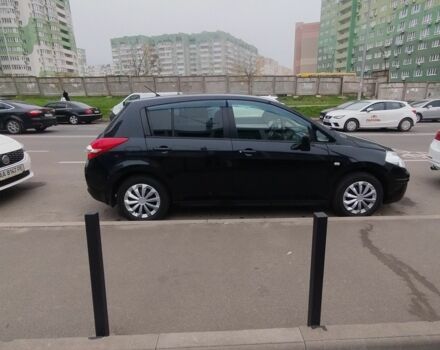 Черный Ниссан Тиида, объемом двигателя 1.5 л и пробегом 51 тыс. км за 7300 $, фото 2 на Automoto.ua