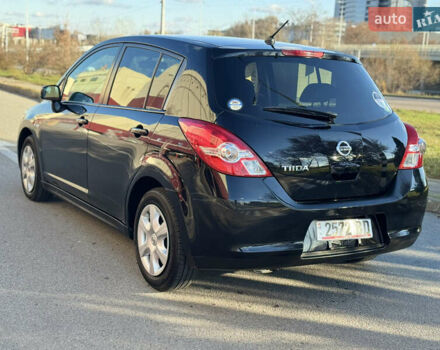 Черный Ниссан Тиида, объемом двигателя 1.5 л и пробегом 30 тыс. км за 7800 $, фото 6 на Automoto.ua