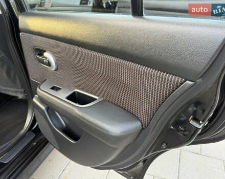 Черный Ниссан Тиида, объемом двигателя 1.6 л и пробегом 60 тыс. км за 9999 $, фото 69 на Automoto.ua