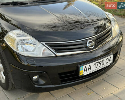 Черный Ниссан Тиида, объемом двигателя 1.6 л и пробегом 60 тыс. км за 9999 $, фото 21 на Automoto.ua