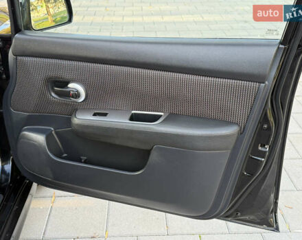 Черный Ниссан Тиида, объемом двигателя 1.6 л и пробегом 60 тыс. км за 9999 $, фото 44 на Automoto.ua