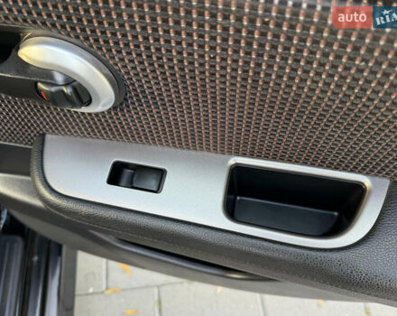 Черный Ниссан Тиида, объемом двигателя 1.6 л и пробегом 60 тыс. км за 9999 $, фото 70 на Automoto.ua