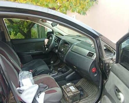 Чорний Ніссан Тііда, об'ємом двигуна 1.6 л та пробігом 280 тис. км за 2000 $, фото 8 на Automoto.ua