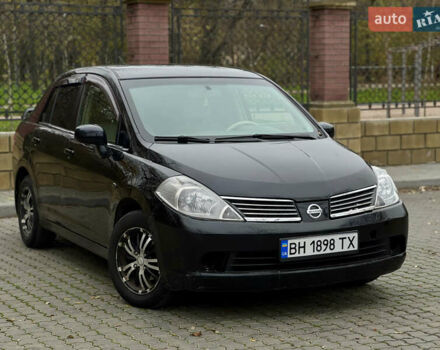 Черный Ниссан Тиида, объемом двигателя 1.6 л и пробегом 132 тыс. км за 4850 $, фото 4 на Automoto.ua