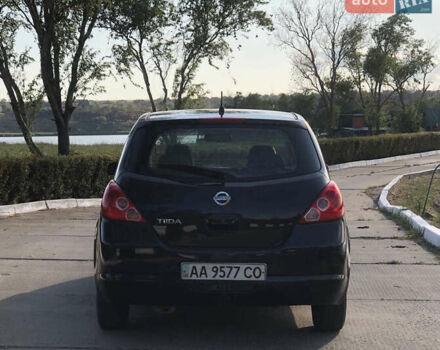Черный Ниссан Тиида, объемом двигателя 1.6 л и пробегом 257 тыс. км за 5600 $, фото 5 на Automoto.ua