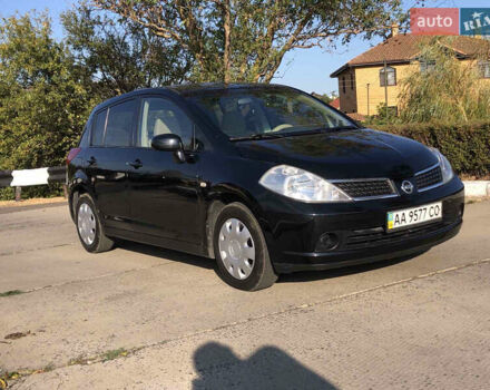 Черный Ниссан Тиида, объемом двигателя 1.6 л и пробегом 257 тыс. км за 5600 $, фото 1 на Automoto.ua