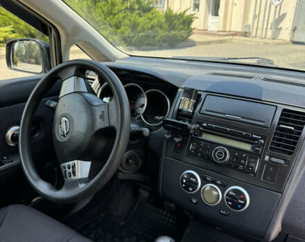 Черный Ниссан Тиида, объемом двигателя 1.6 л и пробегом 165 тыс. км за 7000 $, фото 41 на Automoto.ua