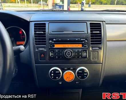 Черный Ниссан Тиида, объемом двигателя 1.6 л и пробегом 137 тыс. км за 5700 $, фото 10 на Automoto.ua