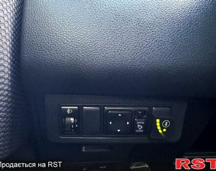 Черный Ниссан Тиида, объемом двигателя 1.6 л и пробегом 137 тыс. км за 5700 $, фото 11 на Automoto.ua