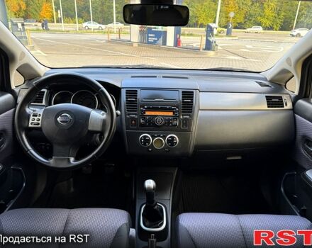 Черный Ниссан Тиида, объемом двигателя 1.6 л и пробегом 137 тыс. км за 5700 $, фото 6 на Automoto.ua