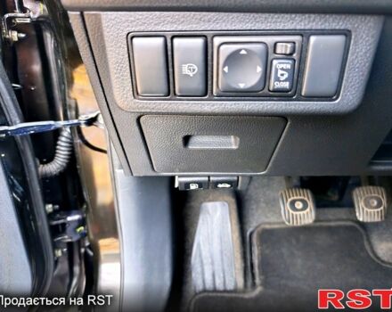 Черный Ниссан Тиида, объемом двигателя 1.8 л и пробегом 110 тыс. км за 5600 $, фото 11 на Automoto.ua