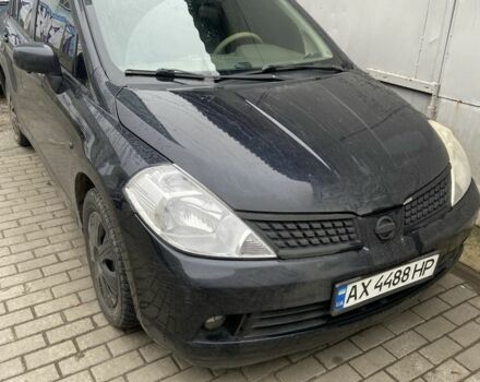 Черный Ниссан Тиида, объемом двигателя 1.6 л и пробегом 200 тыс. км за 4500 $, фото 1 на Automoto.ua