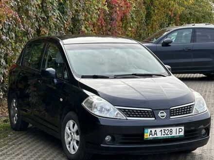 Черный Ниссан Тиида, объемом двигателя 1.6 л и пробегом 117 тыс. км за 7400 $, фото 1 на Automoto.ua