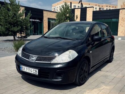 Черный Ниссан Тиида, объемом двигателя 1.6 л и пробегом 299 тыс. км за 5600 $, фото 1 на Automoto.ua