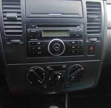 Коричневый Ниссан Тиида, объемом двигателя 1.6 л и пробегом 162 тыс. км за 6300 $, фото 13 на Automoto.ua