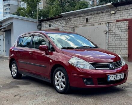 Красный Ниссан Тиида, объемом двигателя 1.6 л и пробегом 154 тыс. км за 6500 $, фото 2 на Automoto.ua