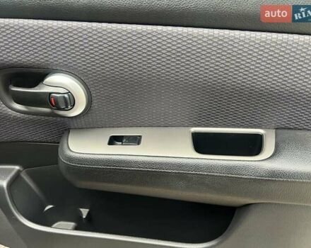 Красный Ниссан Тиида, объемом двигателя 1.6 л и пробегом 100 тыс. км за 6500 $, фото 24 на Automoto.ua