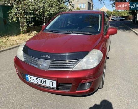 Красный Ниссан Тиида, объемом двигателя 1.8 л и пробегом 175 тыс. км за 5600 $, фото 7 на Automoto.ua